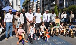 Büyükelçi Landrut, 'Avrupa Hareketlilik Haftası' kapsamında İzmir'de toplu ulaşımı kullandı