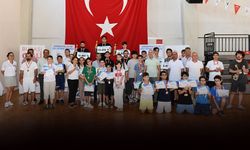 Çiğli'de satranç şampiyonları belli oldu... Ödüller sahiplerini buldu