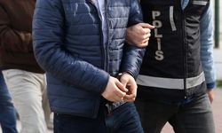İzmir'de "tur dolandırıcılığı" iddiasıyla gözaltına alınan şüpheli tutuklandı