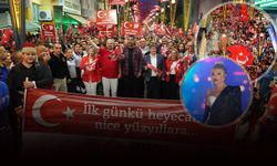 Menemen'de on biler cumhuriyet aşkıyla yürüdü!