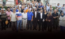 Çiğli’de köyiçi planları mahkemeye taşınıyor... Mahalleli belediye önünde buluştu
