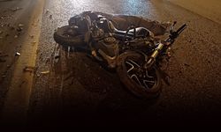 Park halindeki kamyona çarptı... Motosikletlinin feci ölümü!