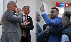 Meclis karıştı! MHP’li üye CHP’li üyeye kafa attı