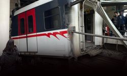 İzmir'de metro kazası! Raydan çıktı, duvara çarptı