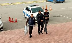 Polisin dikkatiyle yakalandı... Üzerinden başkasına ait kimlik çıktı