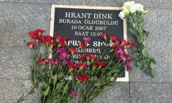 Sebat Apartmanı önüne Hrant Dink için karanfil bıraktılar