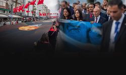İzmirliler 350 metrelik poster ile Ata’ya Saygı için yürüdü
