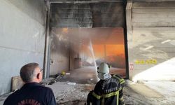 Tekstil fabrikasının deposunda çıkan yangın kontrol altına alındı