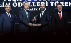 İzmir Ekonomili profesöre 'TÜBİTAK' gururu