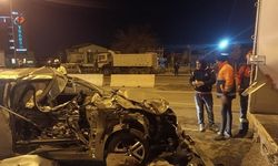 Denizli'de otomobilin kamyona çarpması sonucu 1 kişi öldü, 1 kişi yaralandı