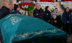 İzmir'de darp sonucu ölen öğretim üyesinin cenazesi toprağa verildi