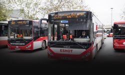 İzmir'de otobüs şoförü çift nikahlarına da belediye otobüsüyle gitti
