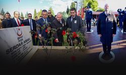 Menemen'de İnkılap Şehidi Kubilay için anma töreni... Şehitlikte kabirlere karanfil bırakıldı