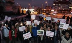 İzmir'de hayvanseverler köpek ölümlerine tepki için yürüyüş düzenledi