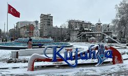 Kütahya'da kar yağışı şehri beyaza bürüdü!