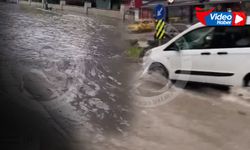 Sağanak yağış İzmir'i vurdu... Buca'da yollar suya gömüldü!