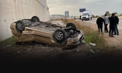 İzmir'de yoldan çıkan otomobil duvara çarptı... Kazada çok sayıda yaralı var