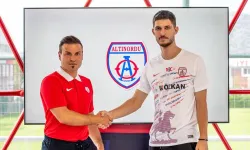 Altınordu'dan ayrılan Mert, Arnavutköy'le anlaştı