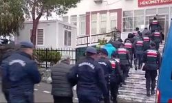 İzmir'de 1 ayda 1383 göçmenle 48 organizatör yakalandı