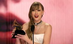 Grammy kazandı: Ekibine 5 milyon TL'lik hediye dağıttı