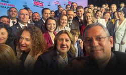 CHP'nin Tanıtım Töreni’nden ‘Özel’ selfie