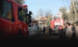 İzmir'de yangın paniği... 3 kişi dumandan etkilendi
