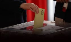 Türkiye sandık başında... Oy verme işlemi başladı!