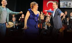 AK Partili Çiftçioğlu sahnede oynadı, koroyla şarkı söyledi... Kültür-Sanata destek sözü verdi!