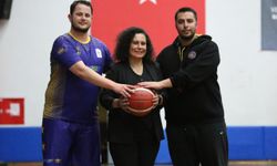 Ev hanımının kurup başkanlığını yaptığı basketbol kulübü, 2. lig için mücadele veriyor