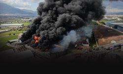 İzmir'de lojistik firmasının deposunda çıkan yangın 11 saat sonra kontrol altına alındı