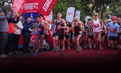 Uluslararası İzmir Maratonu başladı... 8 bin sporcunun katıldı