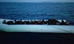İzmir açıklarında 34 düzensiz göçmen yakalandı... 4 gözaltı