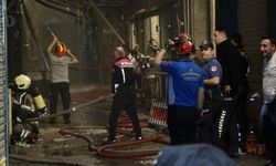 İzmir'de tekstil deposundaki yangında 1 kişi yaralandı