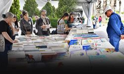 İzmir Kitap Fuarı kitapseverlerin Kültürpark özlemini giderdi