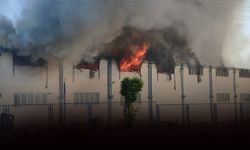 Tekstil fabrikasında korkutan yangın! 2 kişi dumandan etkilendi