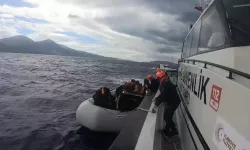 Kuşadası’nda Yunan unsurlarında geri itilen 15 kaçak göçmen kurtarıldı