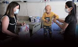 Bornova'da çocuk hastalara moral ziyareti
