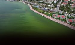 İzmir’de endişelendiren görüntü... Körfezin rengi değişti!
