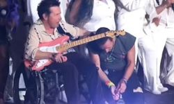 Ünlü müzik festivalinde büyük sürpriz: Tekerlekli sandalye ile çıktı...