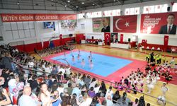 Bayraklılı jimnastik ve bale kursiyerleri büyüledi