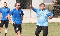 İzmir açıklarında 17 düzensiz göçmen yakalandı