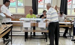 İzmir'deki çifte vatandaşlar Bulgaristan'daki seçimler için oy kullanmaya başladı