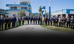 Başkan Tugay yöneticilerle buluştu... Öncelik halkımıza hizmet