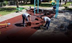 Karşıyaka’da parklar yenileniyor, yeşil doku güçleniyor