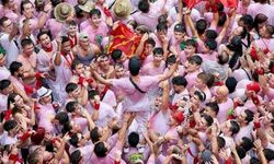 Boğalarla koşuyorlar: İspanya'nın ünlü festivali başladı