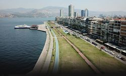 İzmir'de kavurucu sıcaklık! Cadde ve sokaklar boş kaldı