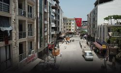 İzmir'de patlamanın olduğu sokakta yaşayanlar temizlik çalışmalarına başladı