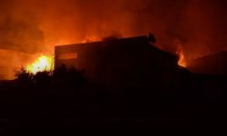 Sanayi sitesinde çıkan yangın 2 iş yerinde hasara neden oldu!