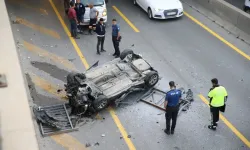 Denizli'de alt geçide düşen otomobildeki 1 kişi öldü, 2 kişi yaralandı