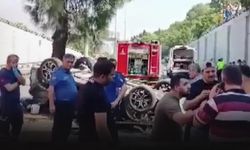 İzmir'de feci kaza! Alt geçide düşen otomobildeki 3 kişi öldü